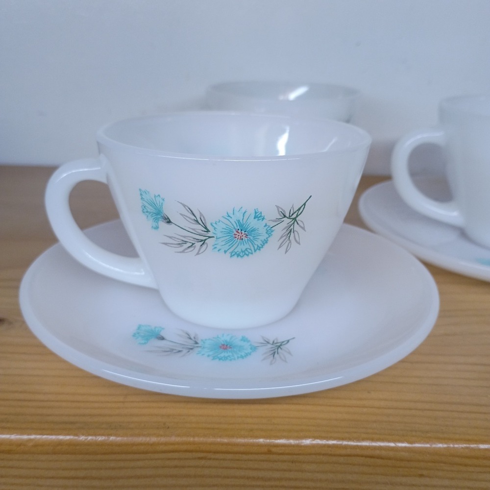 Vintage Fire King Bonnie Blue Carnation 5 Flower Teacup Cups‎ & 3 Saucers - Picture 7 of 15